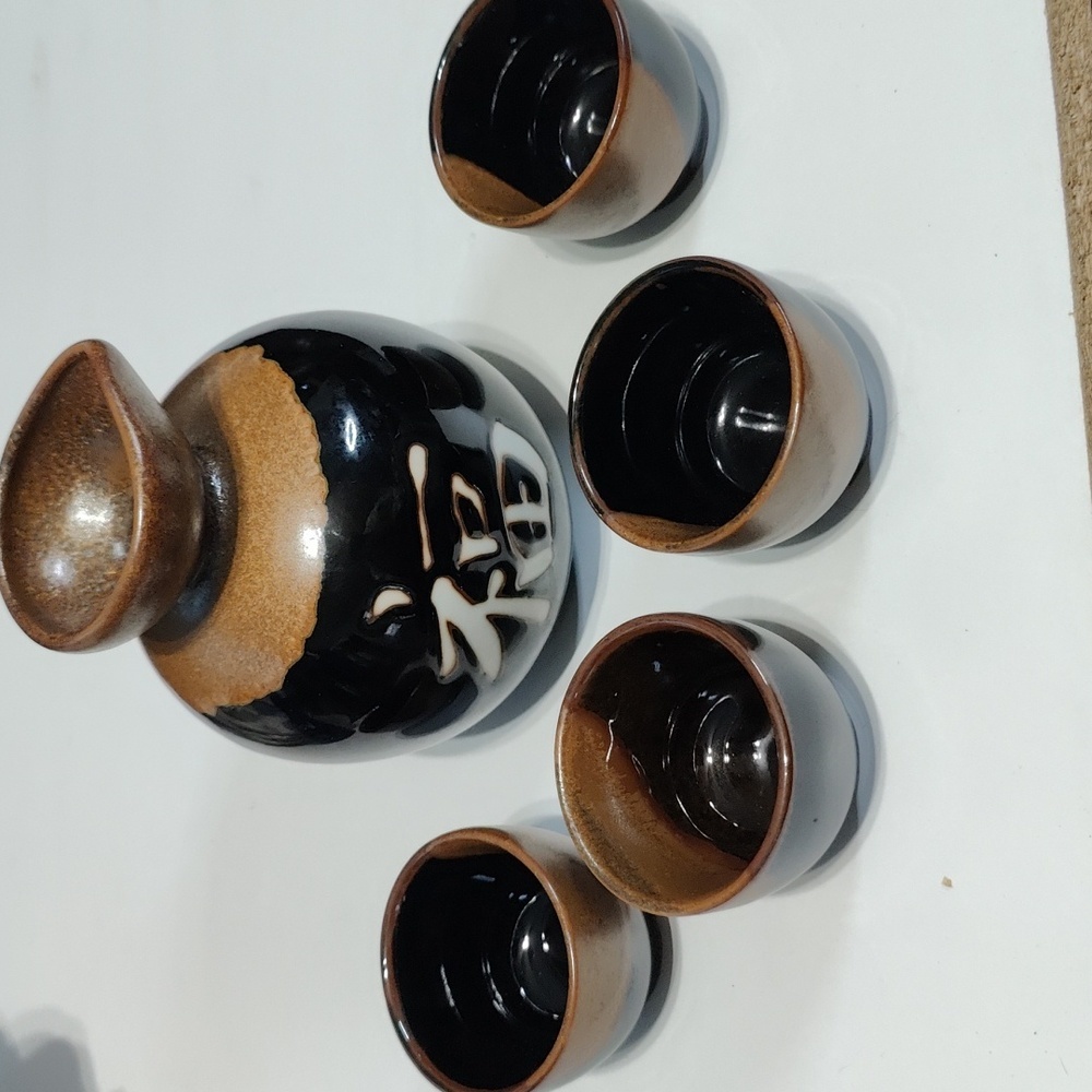 Vintage Japanese Sake Set | Ceramic Tokkuri Carafe & 4 Ochoko Cups | Kanji 福 - Picture 7 of 7